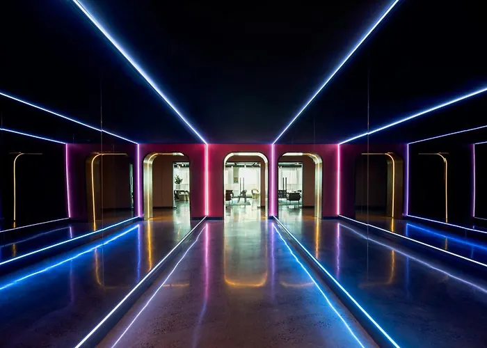 Hotel Moxy Montreal Downtown